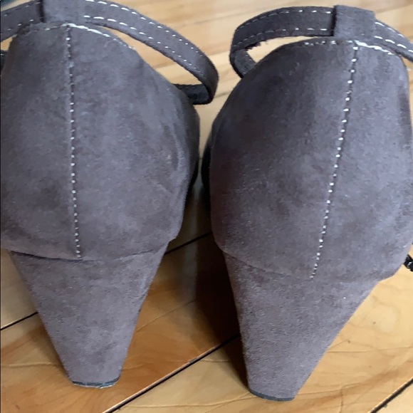 Wedge grey shoe - Picture 3 of 3